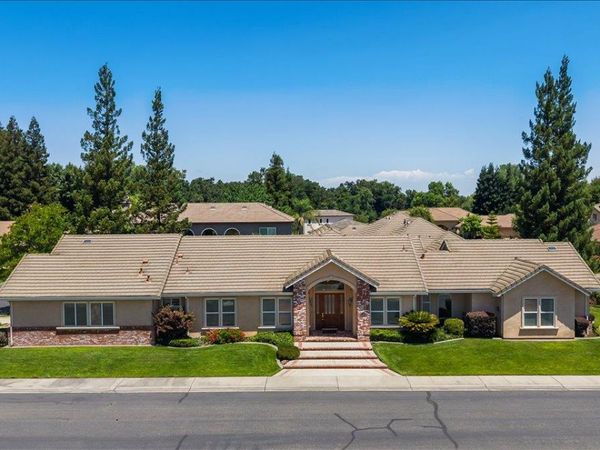 35 River Pointe Cir, Lodi, CA 95240