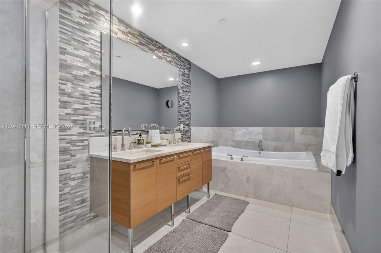 17001 Collins Ave, Unit 3402, Sunny Isles Beach, FL 33160 Photo