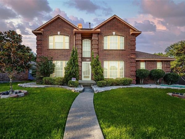 2702 Crosslands Drive, Garland, TX 75040