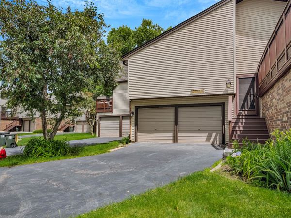 29W337 White Oak Drive , Warrenville, IL 60555