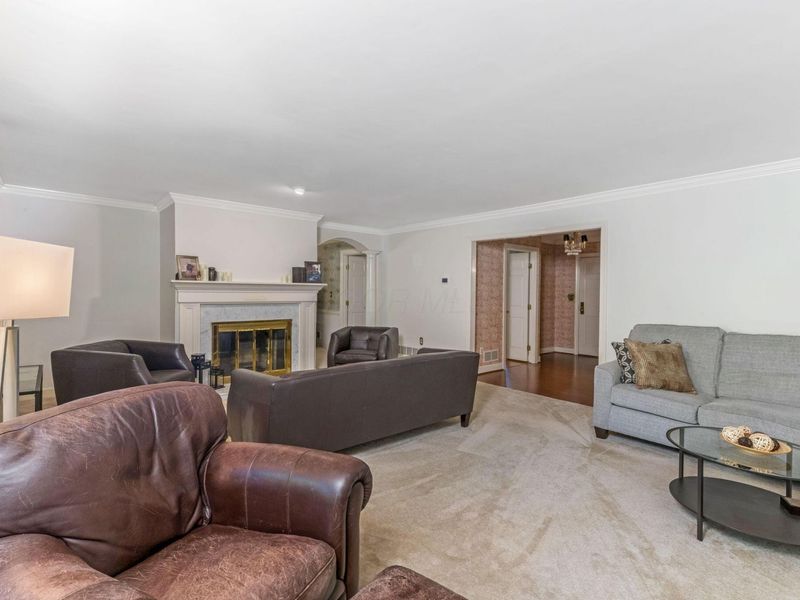 141 Flores Place, Columbus, OH 43213 Photo 7