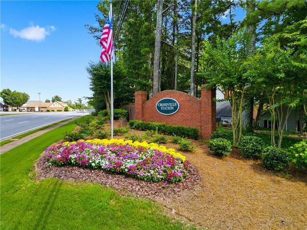 128 Great Oaks Lane , Roswell, GA 30075