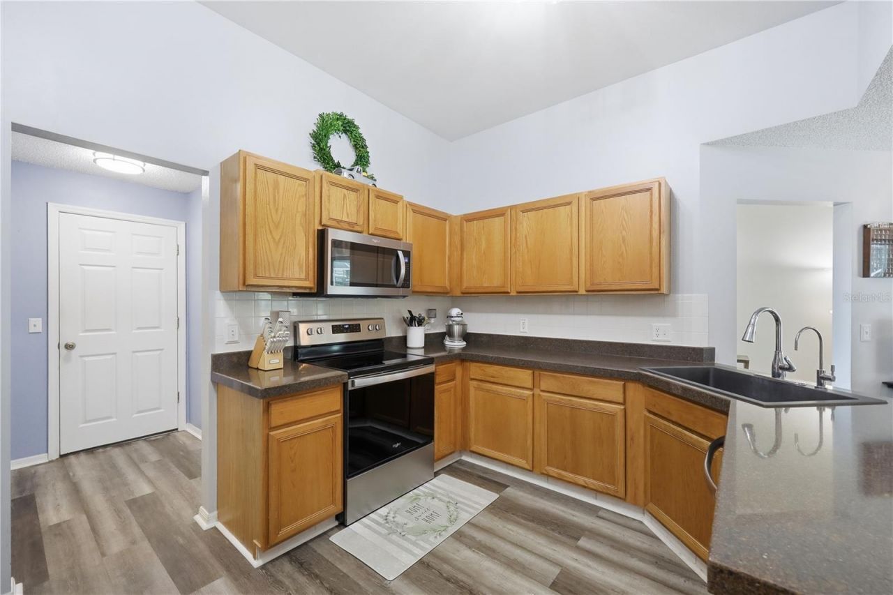 18224 E Apshawa Road, Clermont, FL 34715 Photo