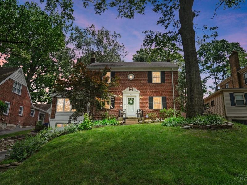 2712 Ridgewood Avenue, Columbia Twp, OH 45213 Photo 1