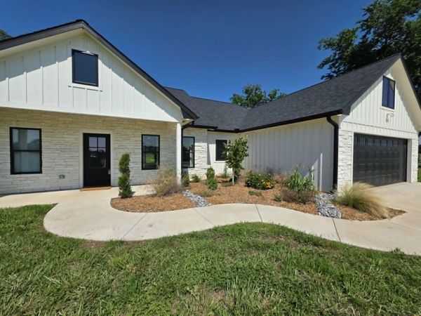 61500 Tarhe Trail , Fairland, OK 74343