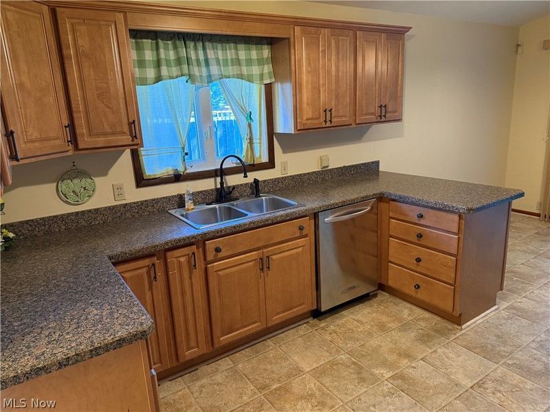 2174 Rockefeller Road , Wickliffe, OH 44092 Photo 4