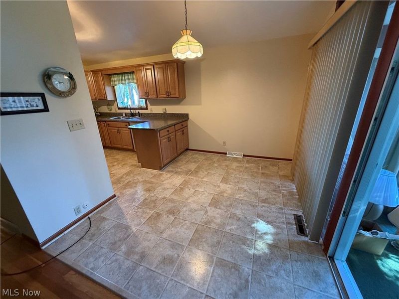 2174 Rockefeller Road , Wickliffe, OH 44092 Photo 8