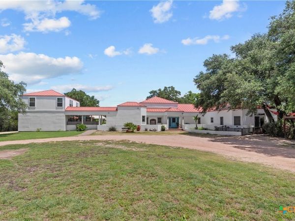 6750 N Lakeview Drive, Salado, TX 76571