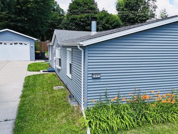 2451 S 92nd STREET, West Allis, WI 53227