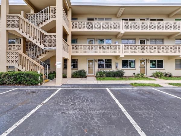 951 79TH AVENUE N, Unit 115, ST PETERSBURG, FL 33702