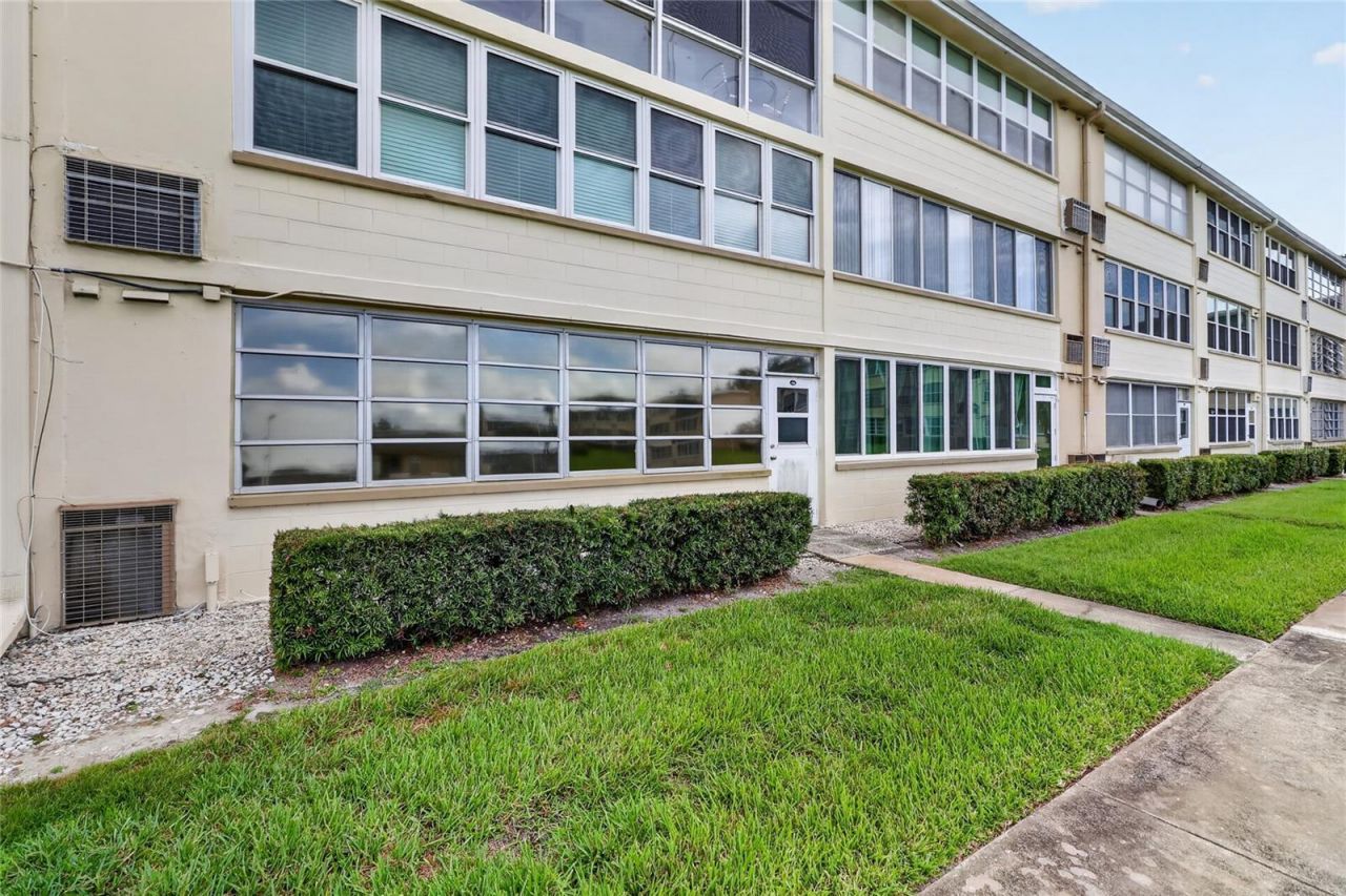 951 79th Avenue N, Unit 115, Saint Petersburg, FL 33702 Photo