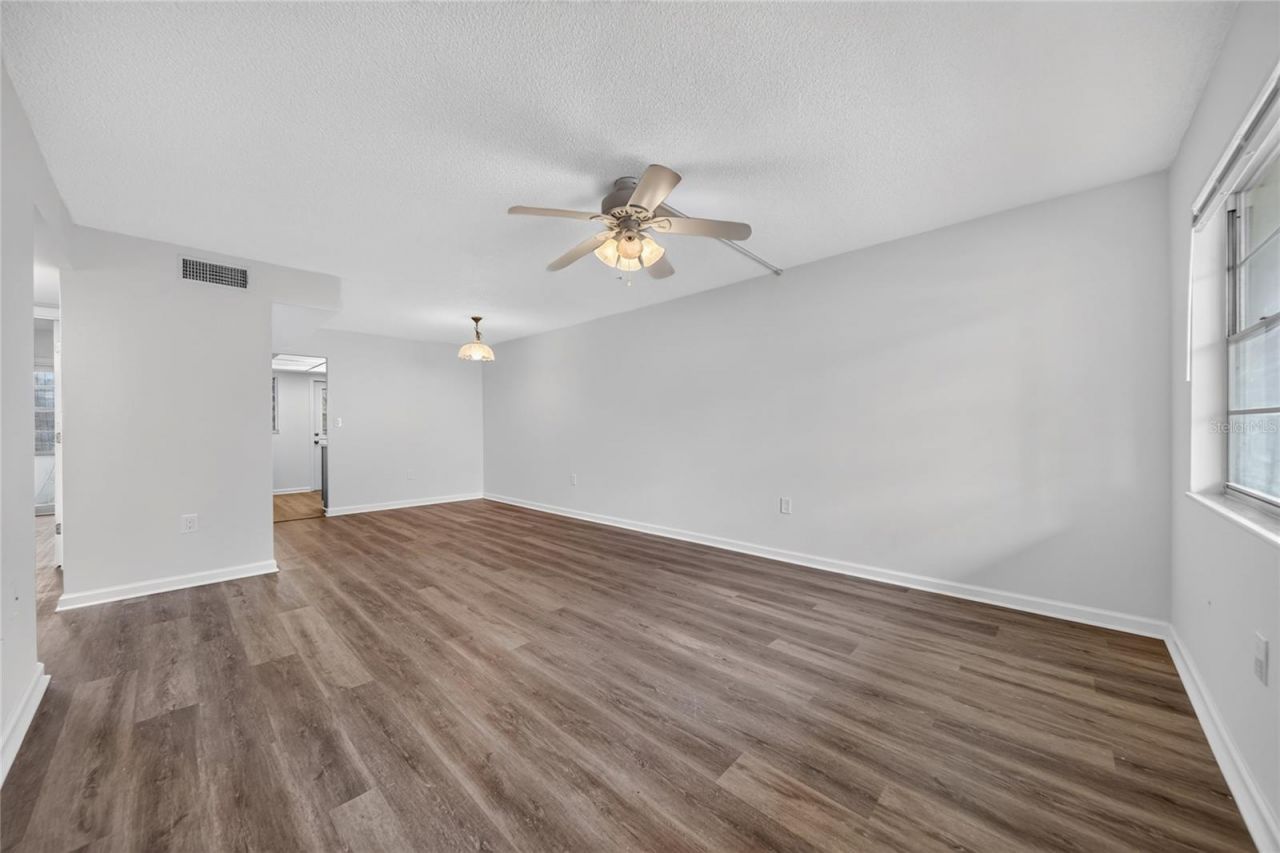 951 79th Avenue N, Unit 115, Saint Petersburg, FL 33702 Photo