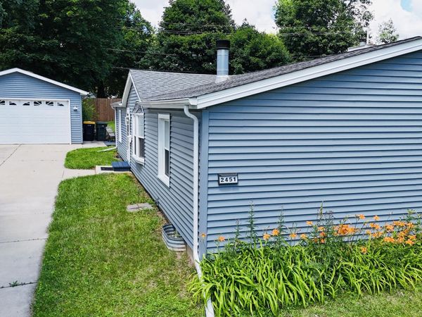 2451 S 92nd St, West Allis, WI 53227