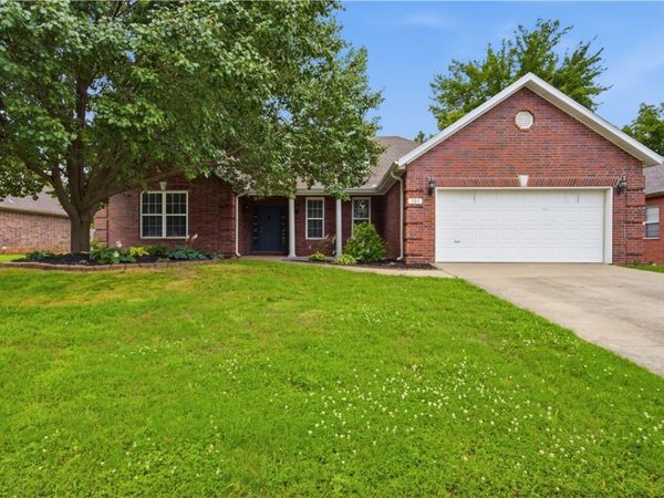 305 NW Palomino Street, Bentonville, AR 72712