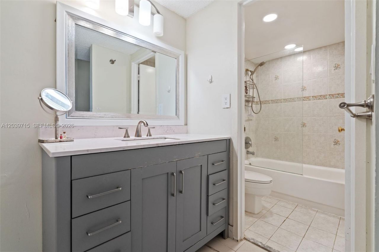 3725 S Ocean Dr, Unit 1410, Hollywood, FL 33019 Photo