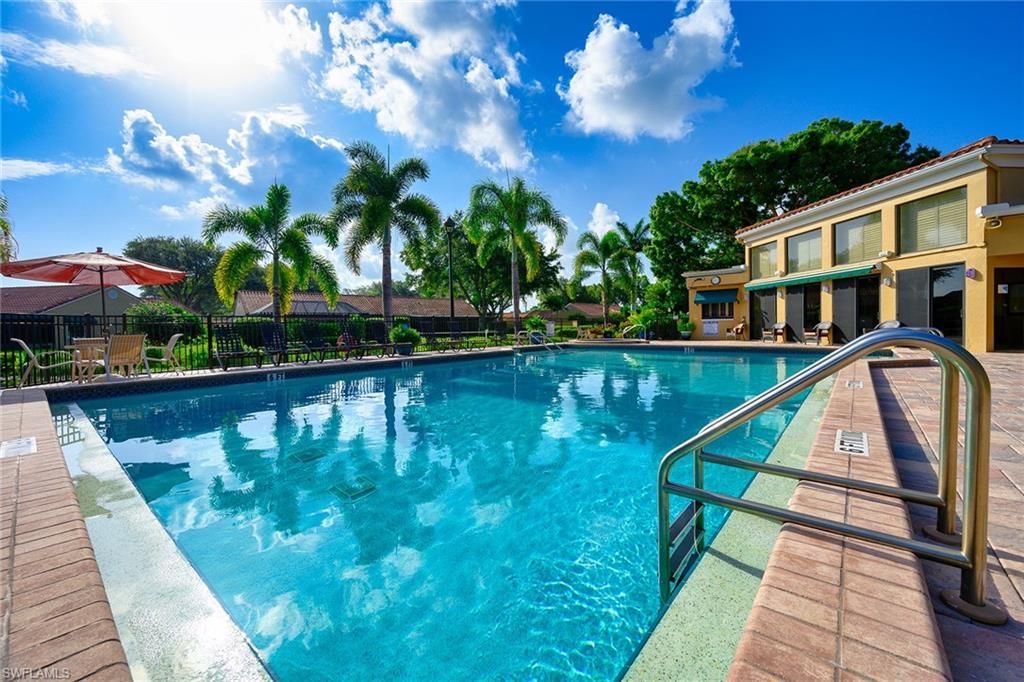 565 Beachwalk Cir, Unit T104, Naples, FL 34108 Photo