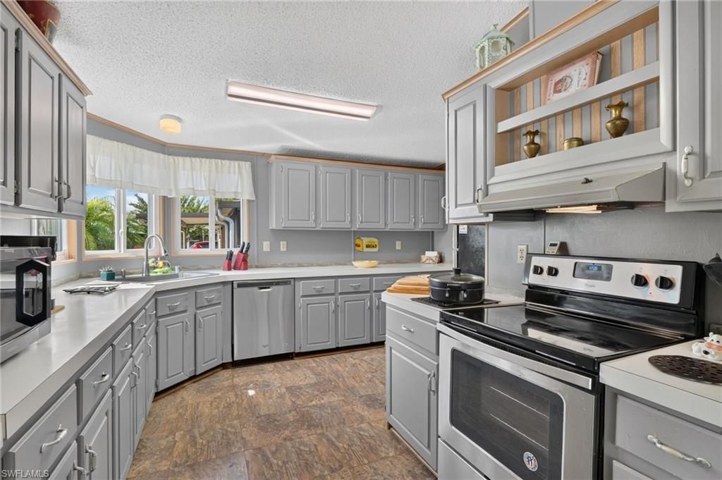 14505 Nathan Hale Ln, Unit 475, North Fort Myers, FL 33917 Photo