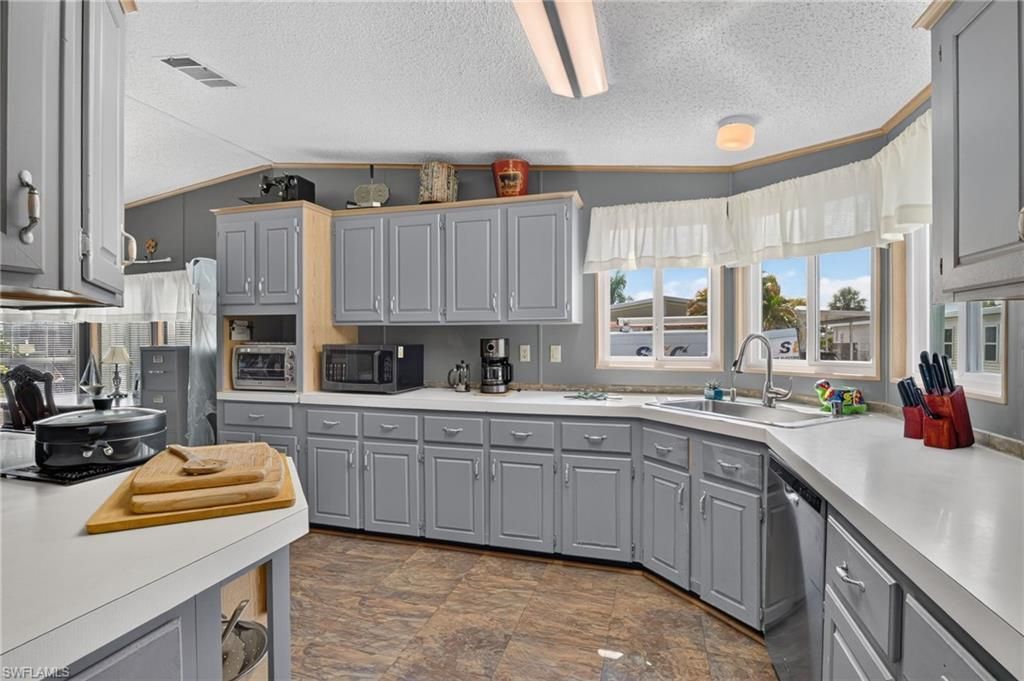 14505 Nathan Hale Ln, Unit 475, North Fort Myers, FL 33917 Photo