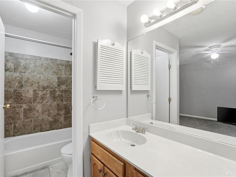 9452 Colegate Way, Unit 256, West Chester, OH 45011 Photo 12