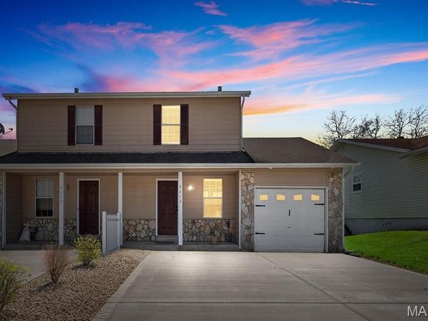 2272 N Village Drive , St Charles, MO 63303