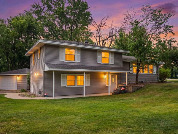 10500 Vessey Road, Bloomington, MN 55437
