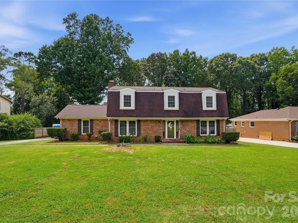 6419 Pencade Lane, Charlotte, NC 28215