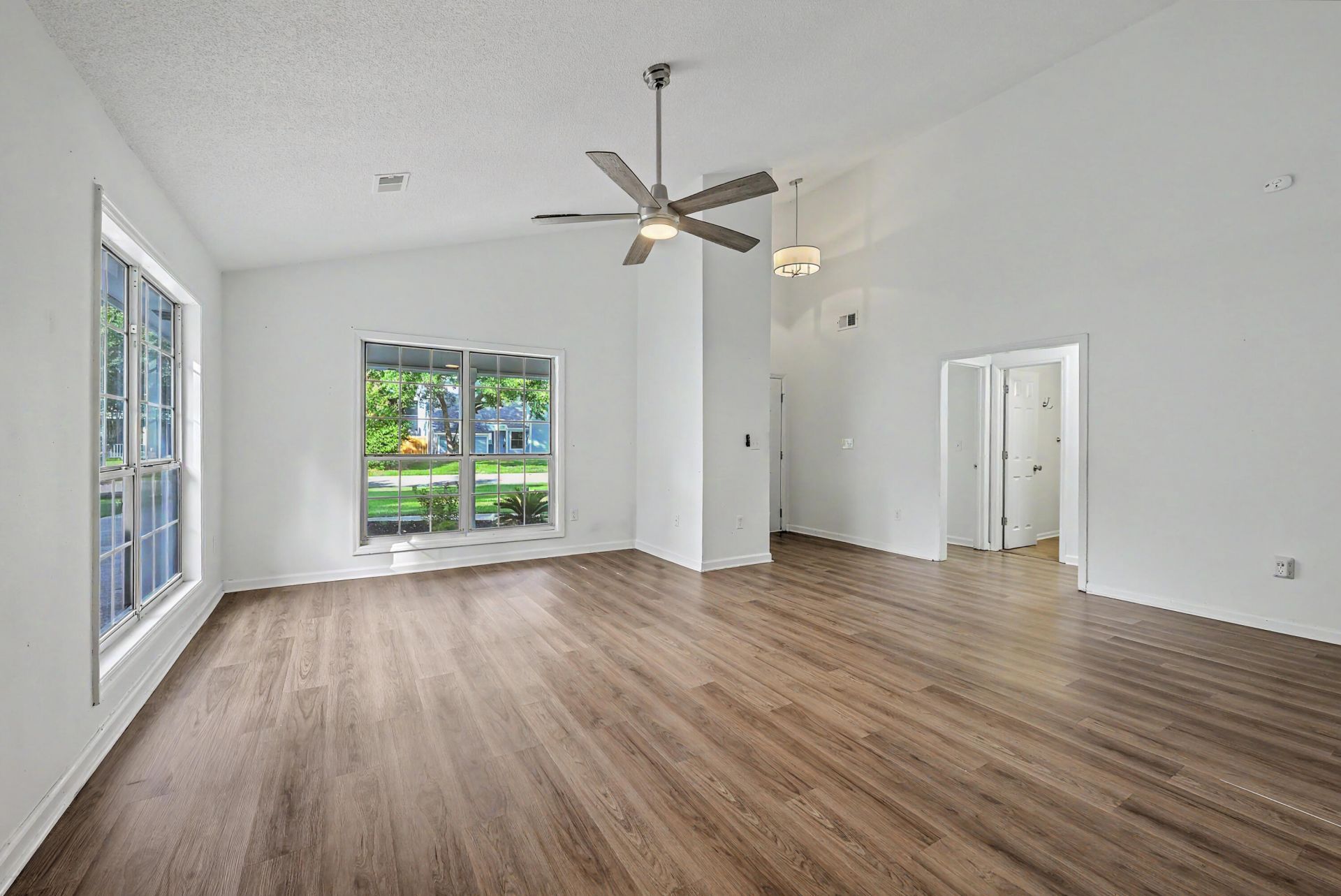 8329 Longridge Road Photo 10