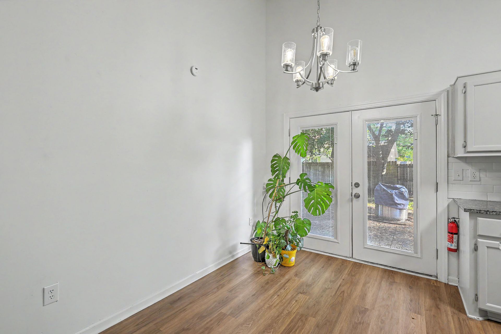 8329 Longridge Road Photo 16