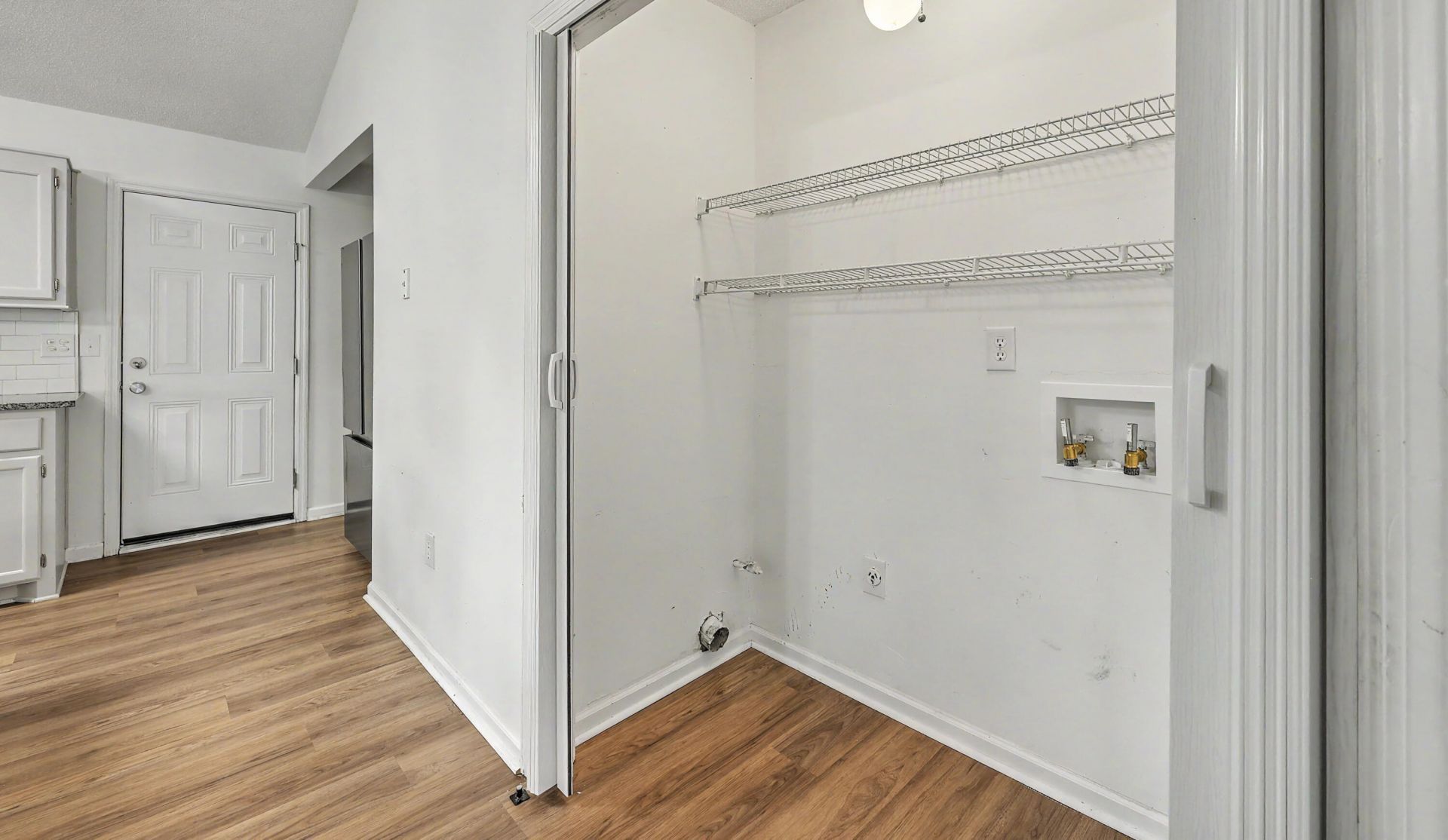 8329 Longridge Road Photo 17