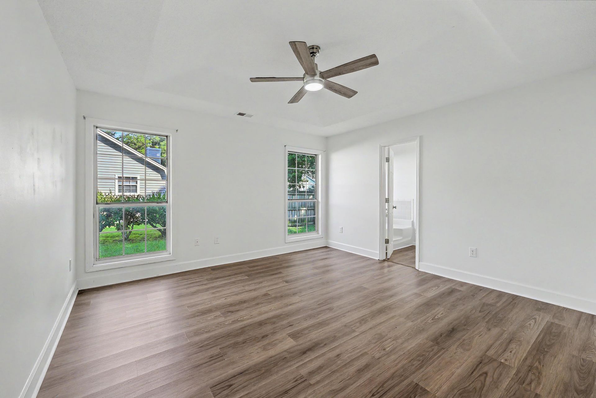 8329 Longridge Road Photo 18