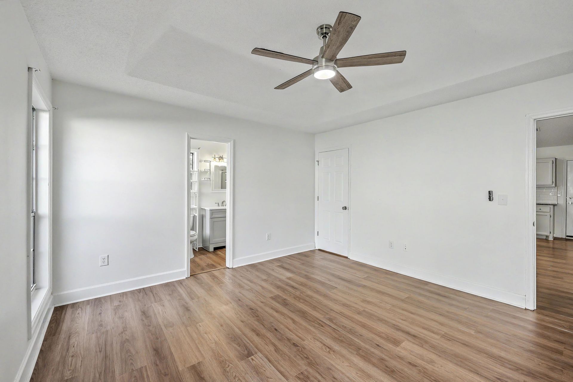 8329 Longridge Road Photo 19