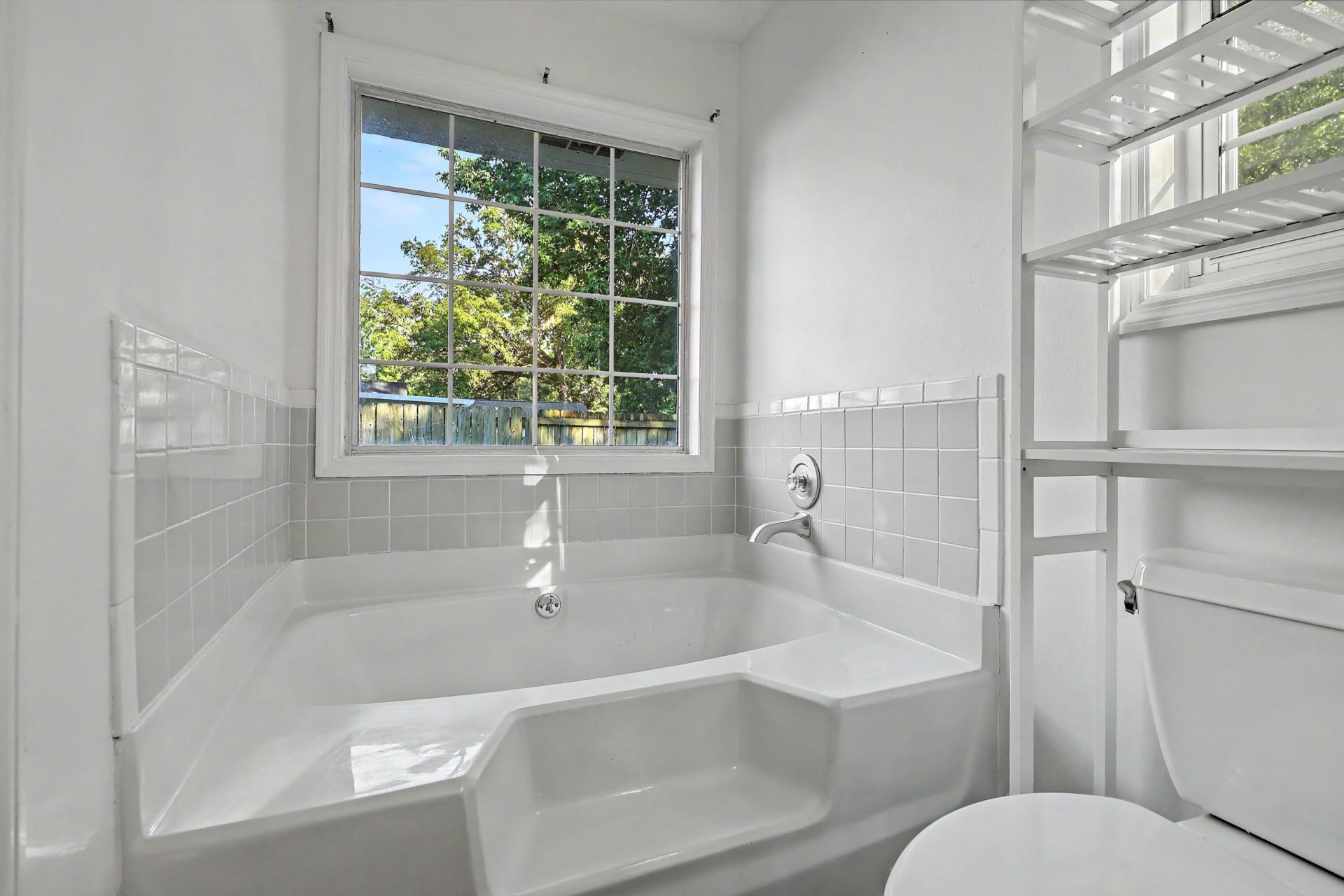 8329 Longridge Road Photo 22