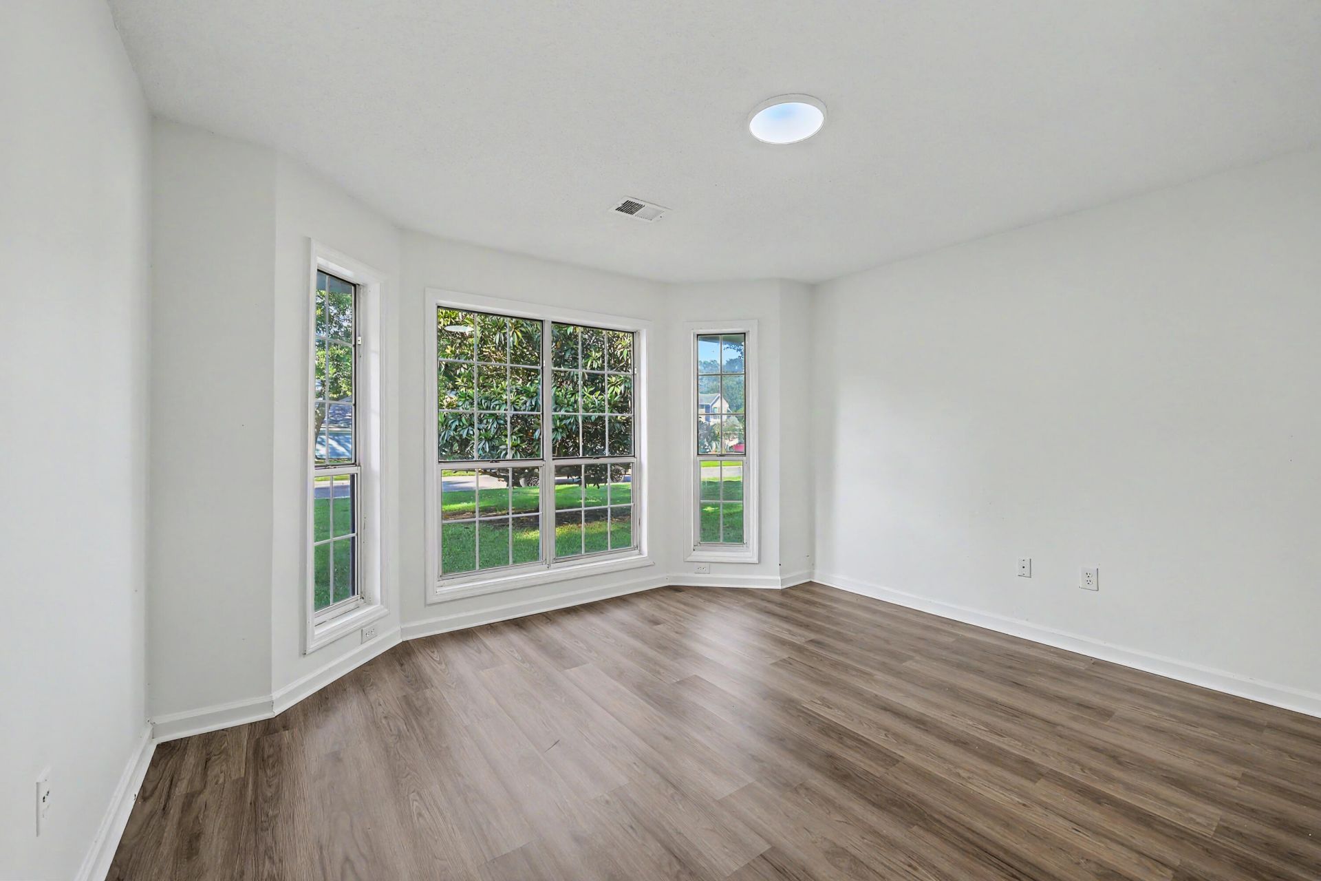 8329 Longridge Road Photo 24