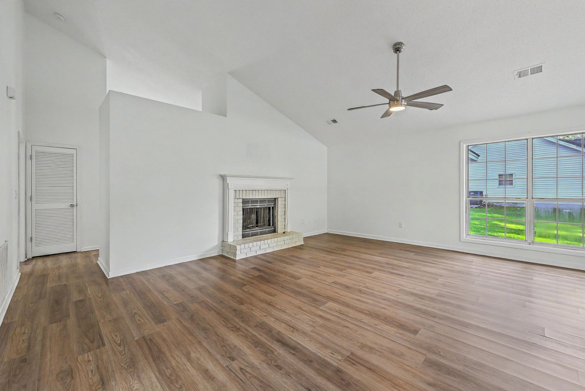 8329 Longridge Road Photo 8