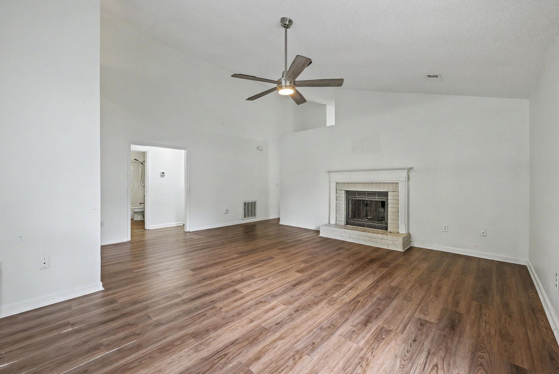 8329 Longridge Road Photo 9