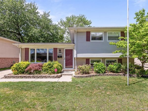 9428 Elm Street , Taylor, MI 48180
