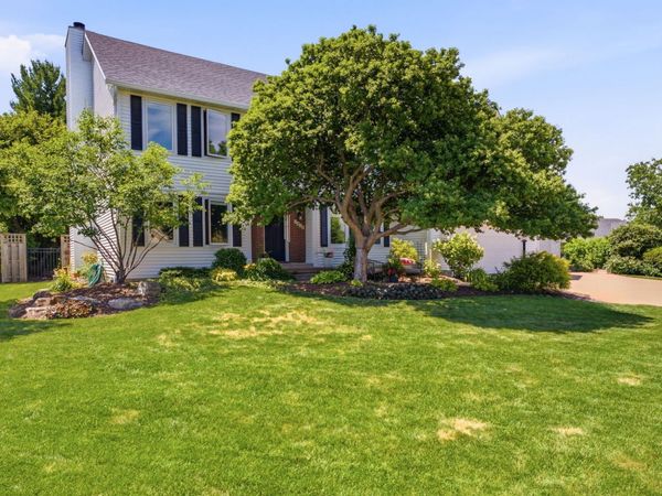 4620 Willowwood Court, Davenport, IA 52807