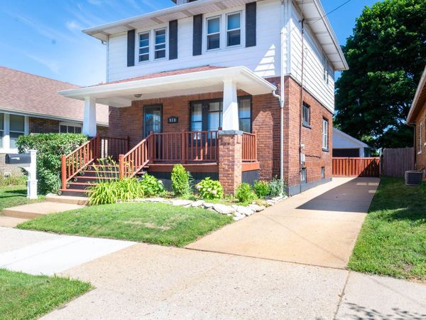 810 73rd St, Kenosha, WI 53143