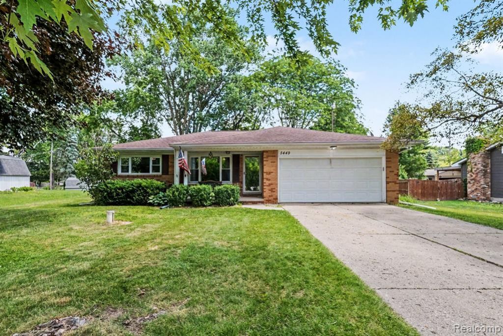 5449 S Genesee Road, Grand Blanc Township, MI 48439 Main Photo