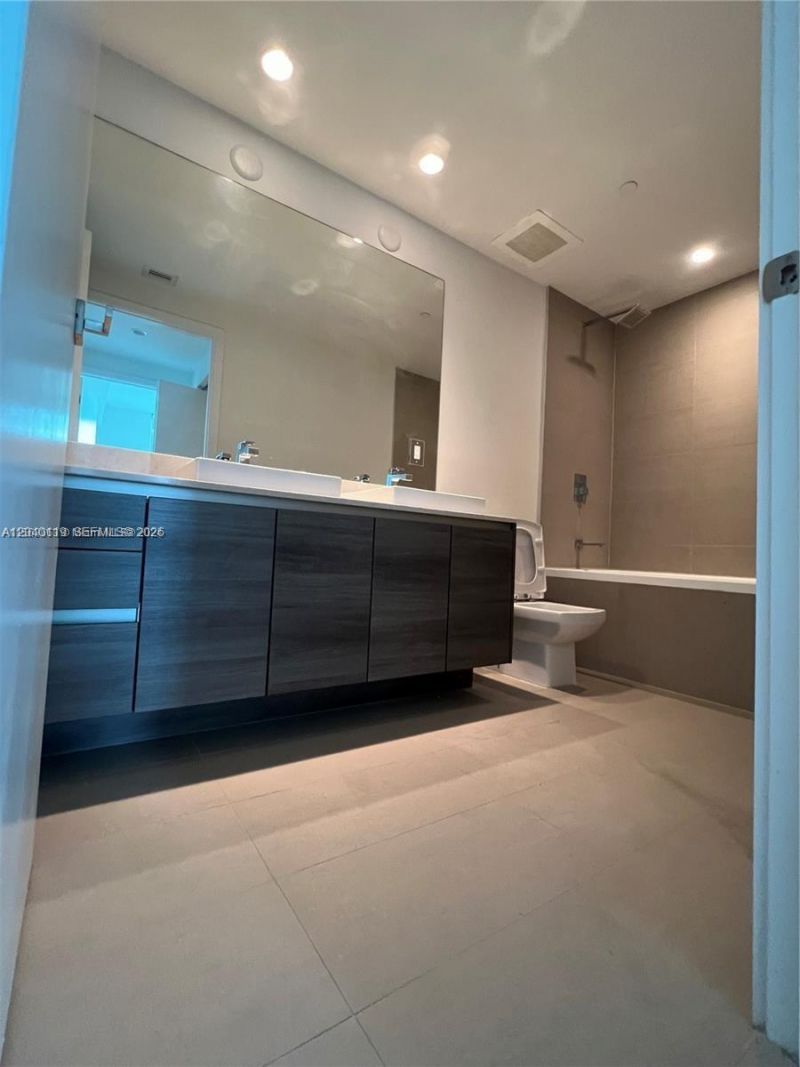 1080 Brickell Ave , Unit 3203, Miami, FL 33131 Photo