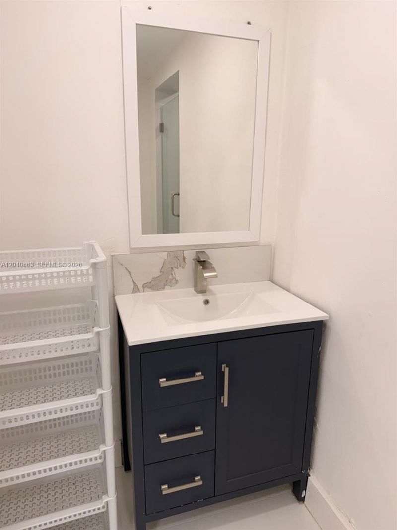 860 NW 171st St , Unit b, Miami Gardens, FL 33169 Photo