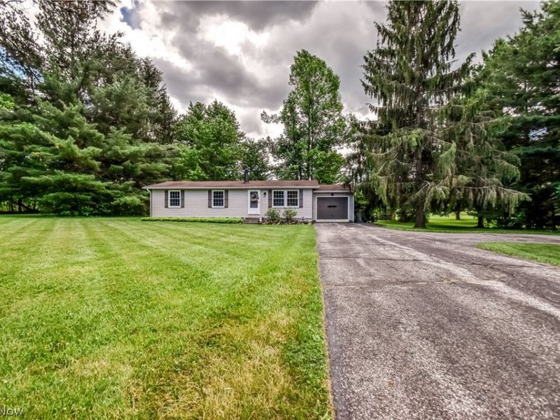 15755 Messenger Road, Chagrin Falls, OH 44023 Photo 1
