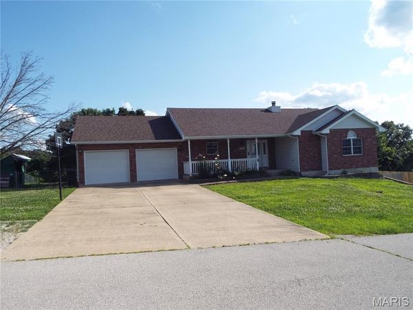 150 Sawmill Road, St Robert, MO 65584