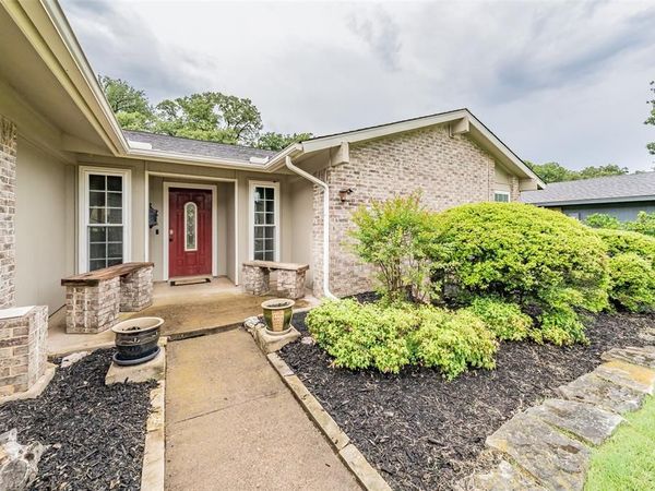 303 Shelmar Drive, Euless, TX 76039