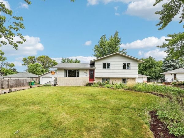 1720 69th Avenue N, Brooklyn Center, MN 55430