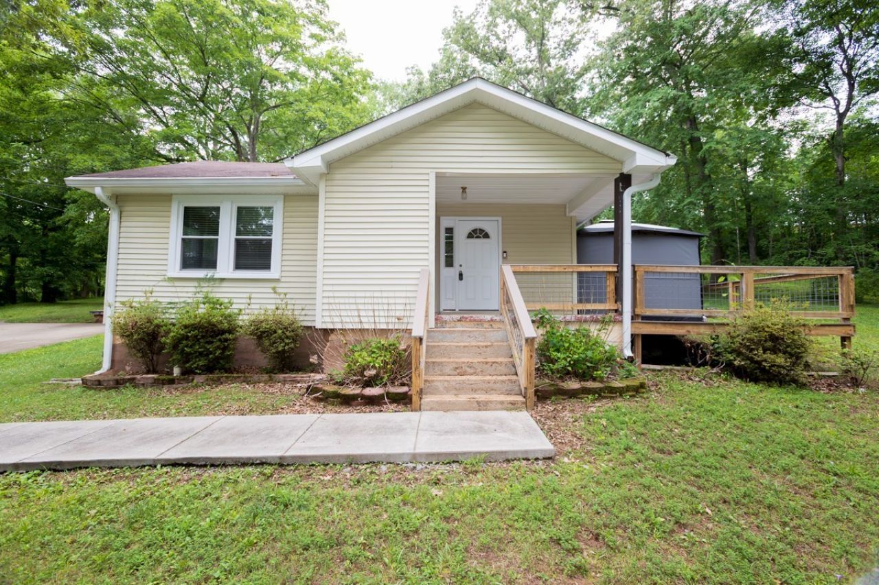 266 Denny Rd , Clarksville, TN 37043 Main Photo