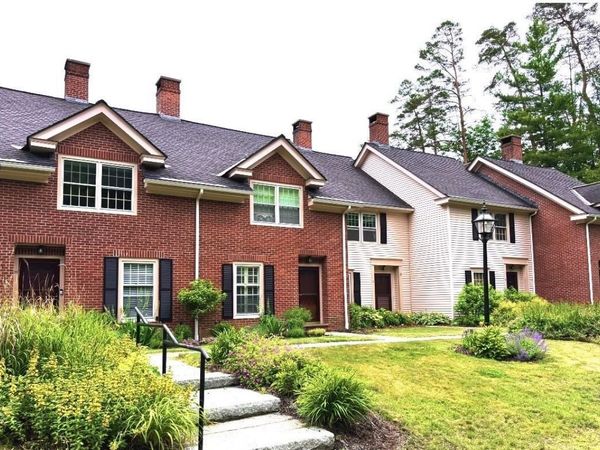 121 Townhouse Way, Unit 20, Woodstock, VT 05091