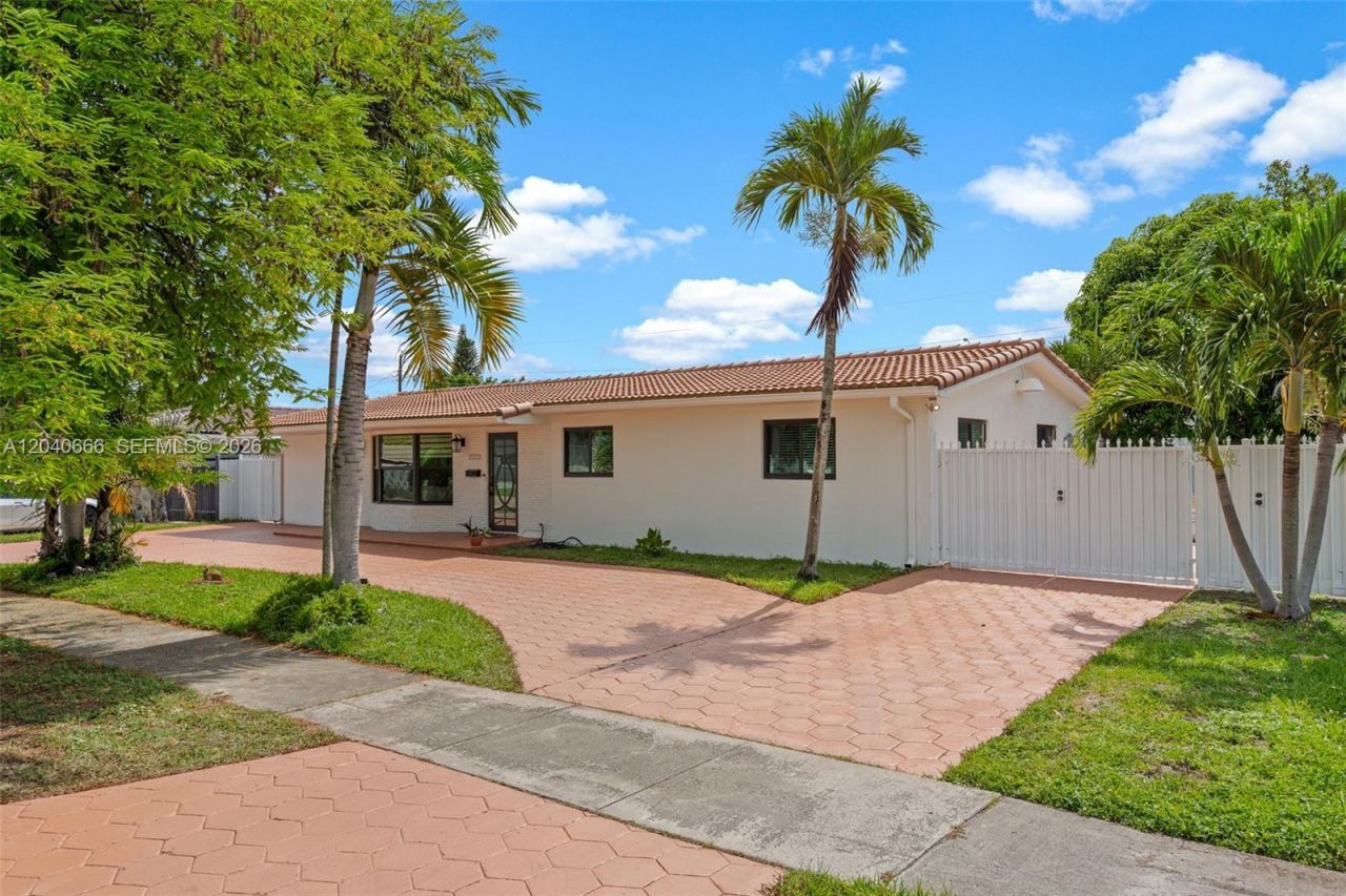 7701 W 16th Ct, Hialeah, FL 33014 Main Photo