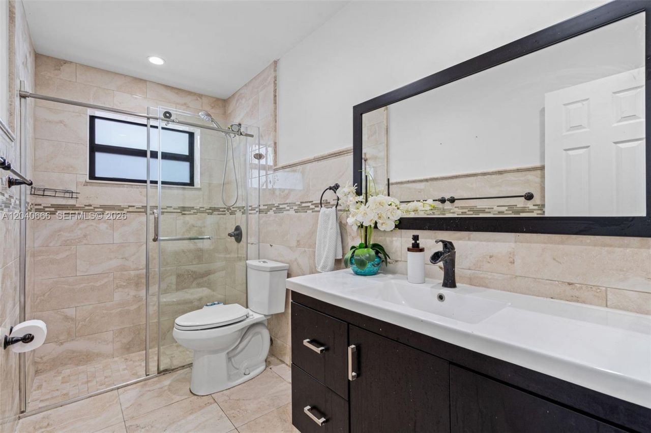 7701 W 16th Ct, Hialeah, FL 33014 Photo
