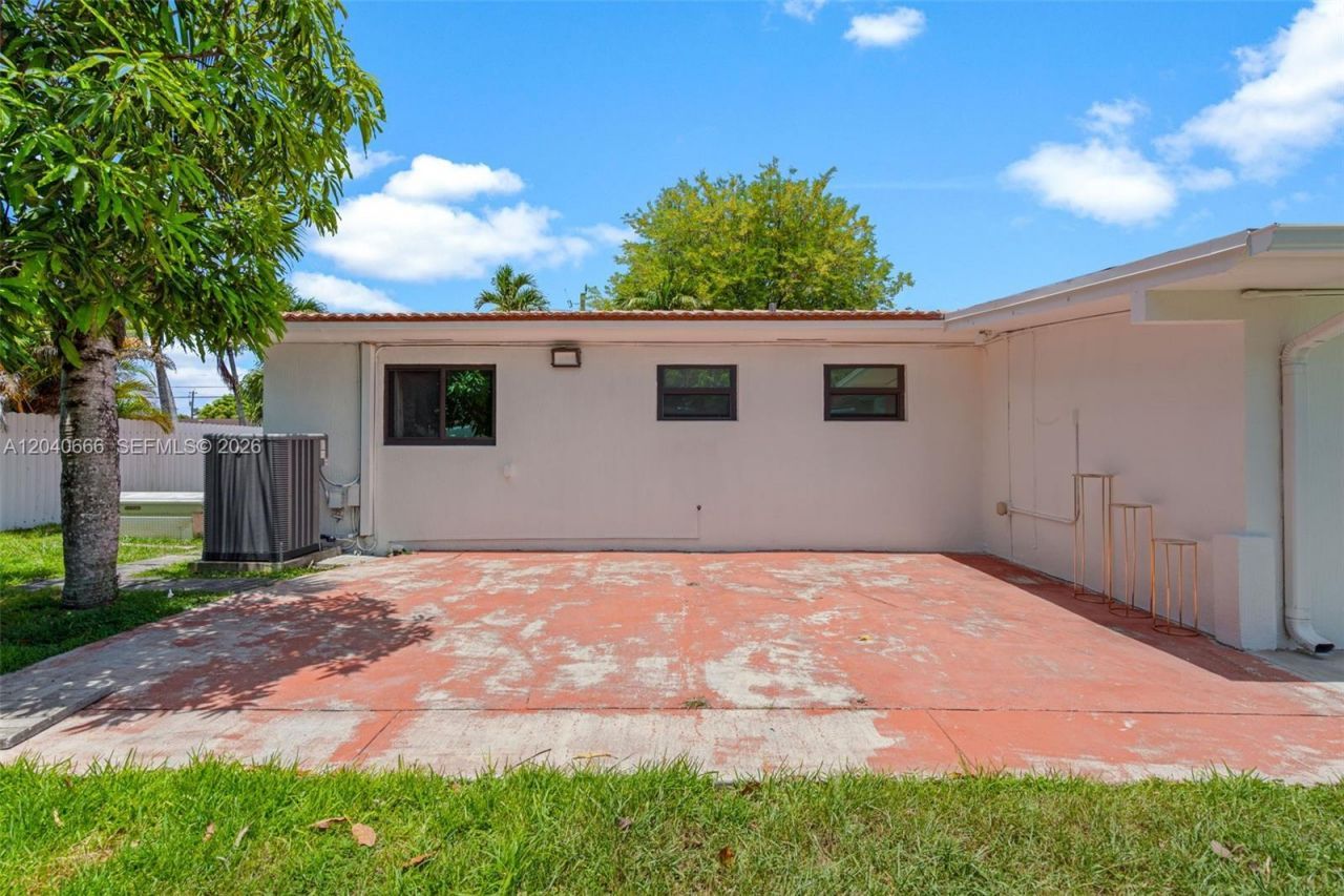 7701 W 16th Ct, Hialeah, FL 33014 Photo